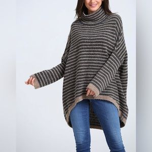 Women’s size 2X turtleneck oversized tunic. Simply Couture.
